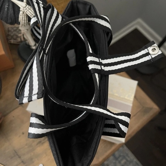 Black Tote with White Accents - Picture 7 of 13